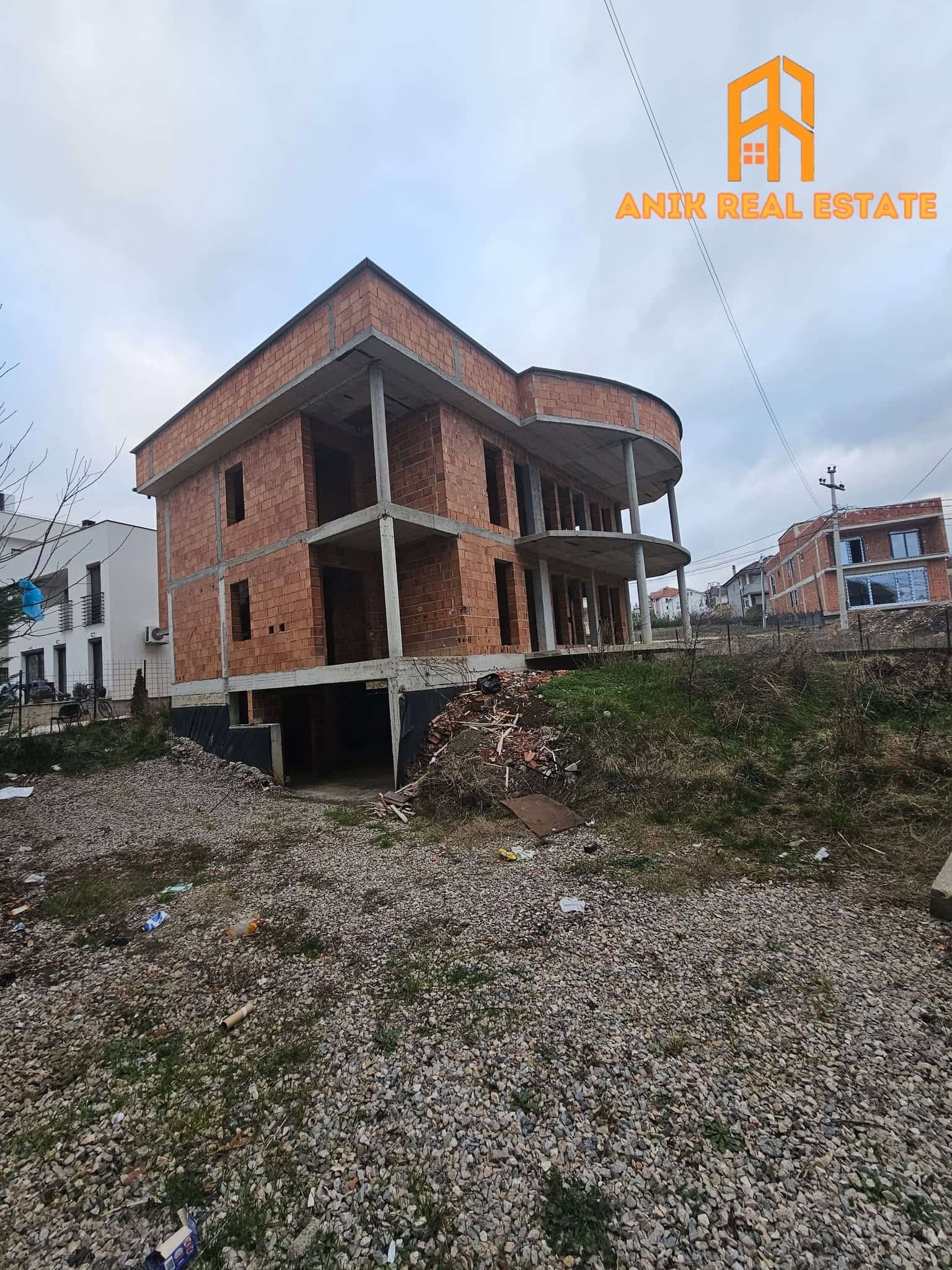 House with an area of 405 m²