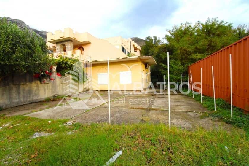 Building Plot on Main Road with Sea Views in Sutomore