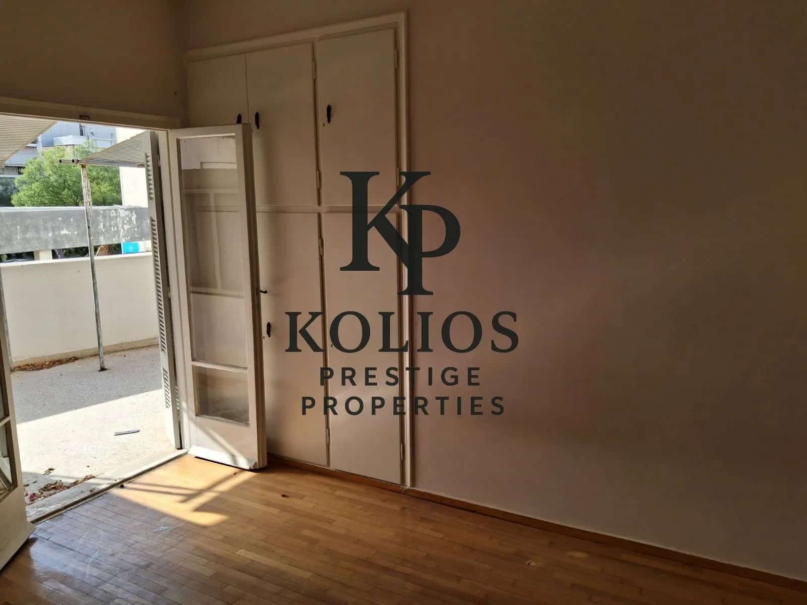 2-bedroom apartment near the metro in Athens