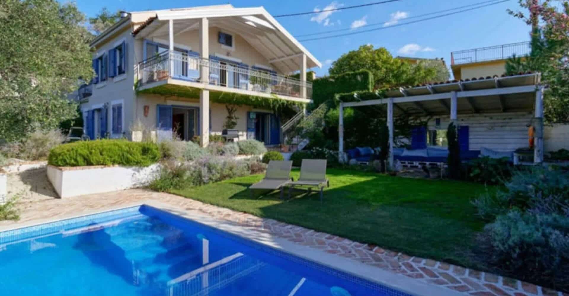 Two-Bedroom Villa with Pool and Sea View in Kavač