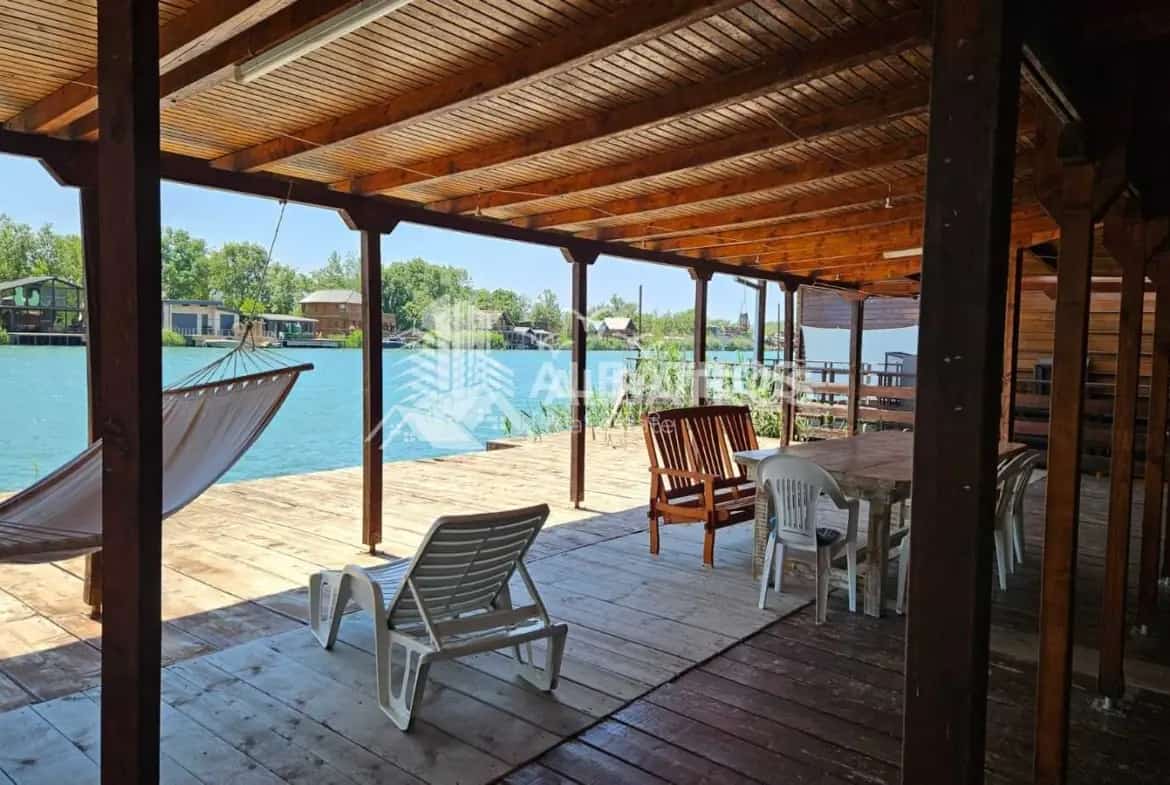 Well-Equipped 2-Bedroom Cottage with 280 m² Terrace on Ada Bojana