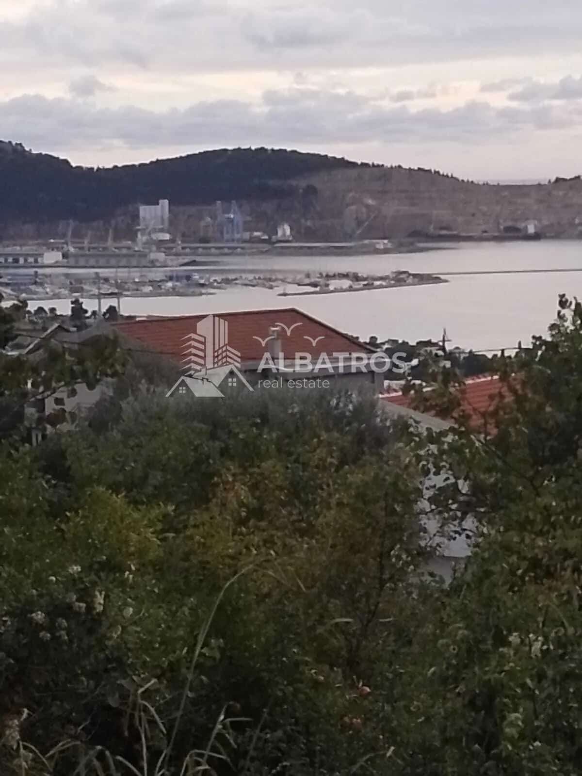 Urbanized 2,000 m² Plot with Sea View in Šušanj, Bar