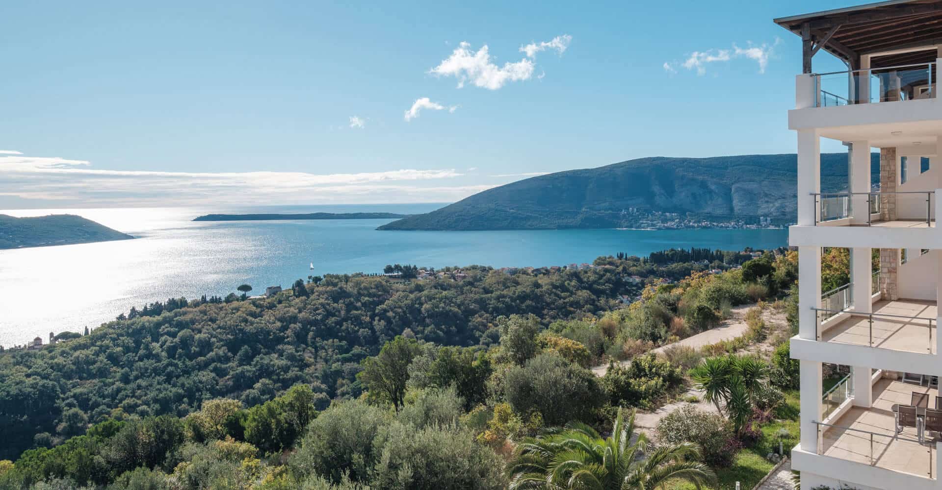 184 m² Penthouse with Panoramic Sea Views in Podi