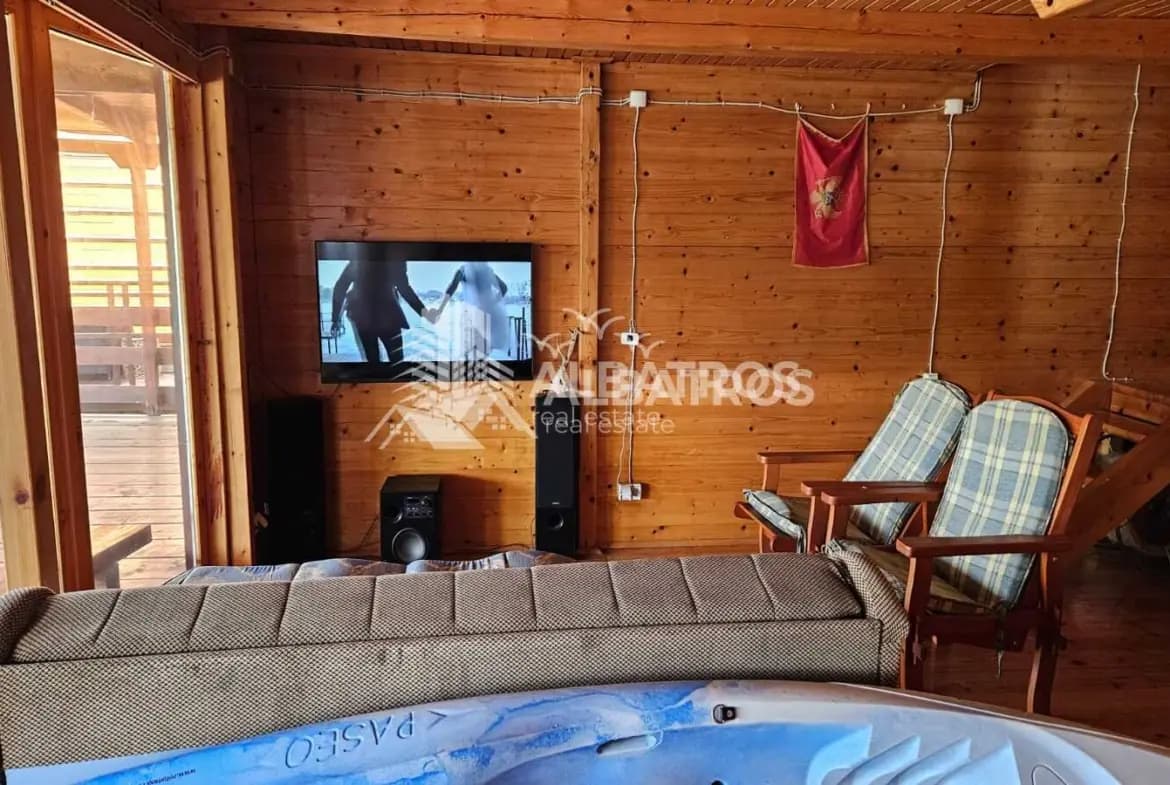 Well-Equipped 2-Bedroom Cottage with 280 m² Terrace on Ada Bojana 16