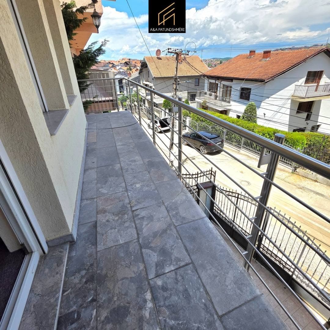 Versatile 130 m² Commercial Property for Rent in Prishtina 9