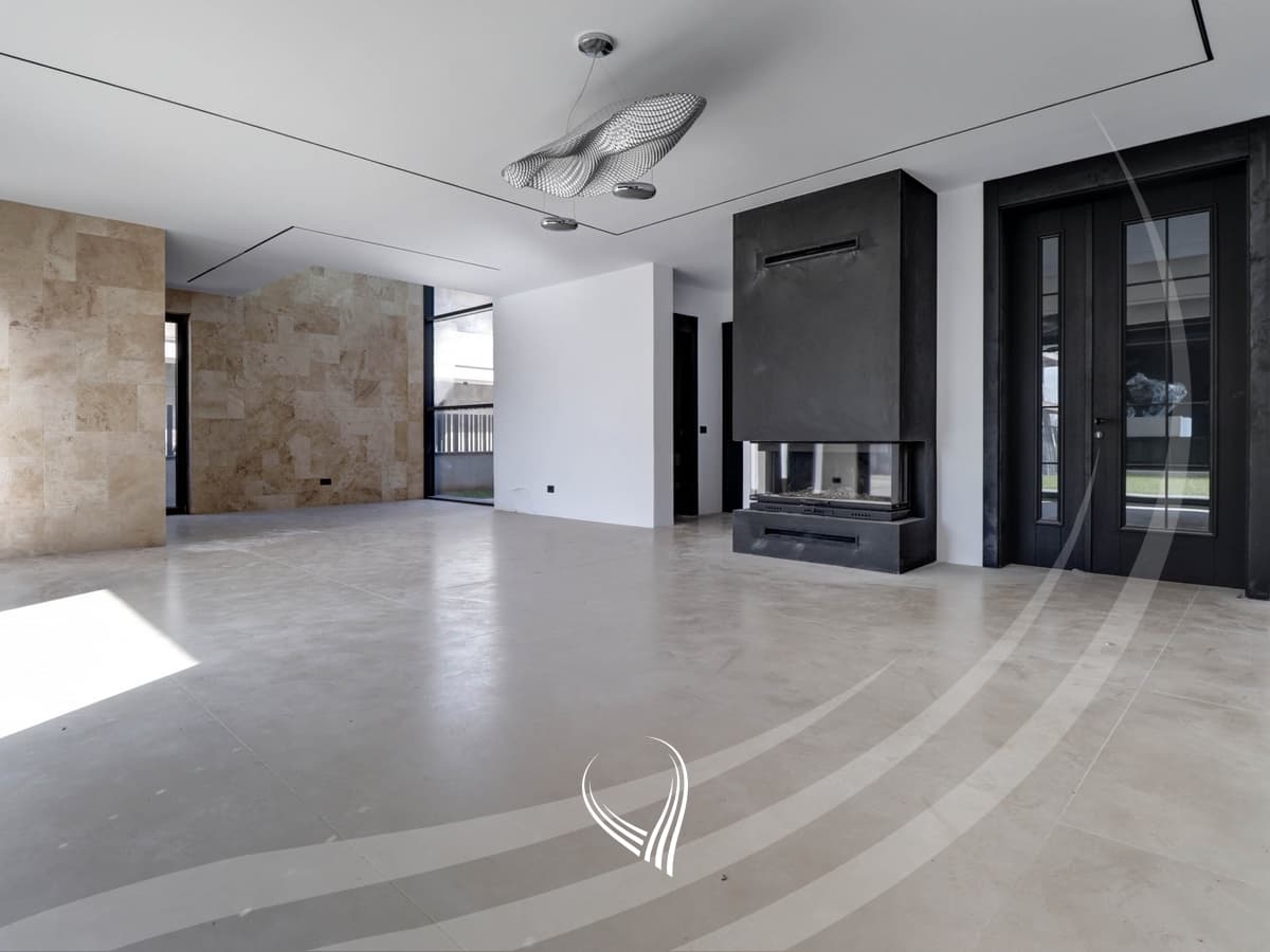 Shtëpi me 4 dhoma gjumi në shitje në Preoc – afër lagjes Marigona Residence 10
