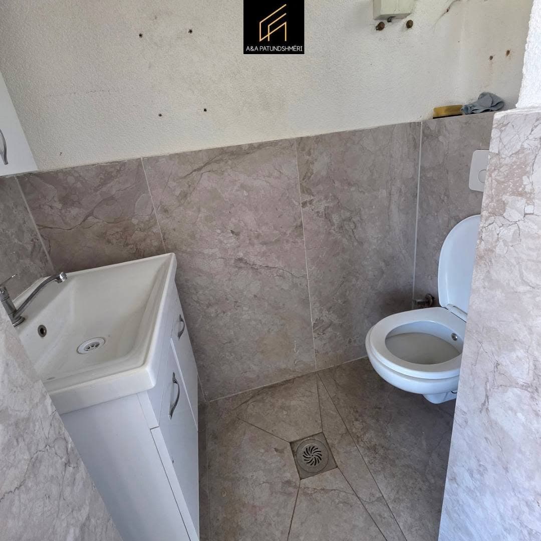 Lokal afarist 300 m² me qira në Arbëri  3