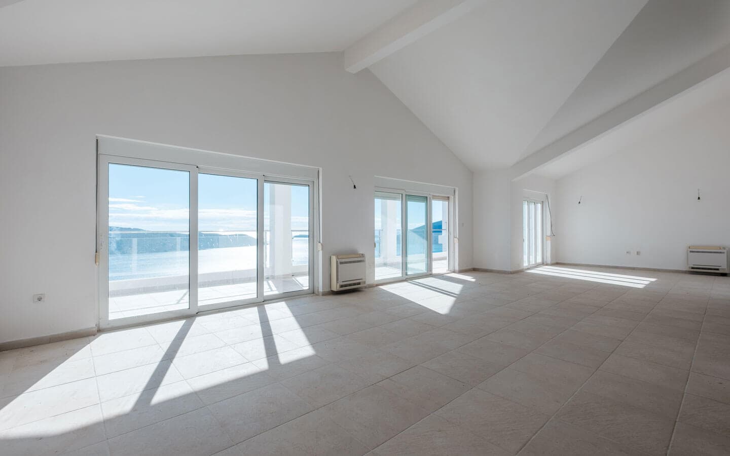 184 m² Penthouse with Panoramic Sea Views in Podi 17