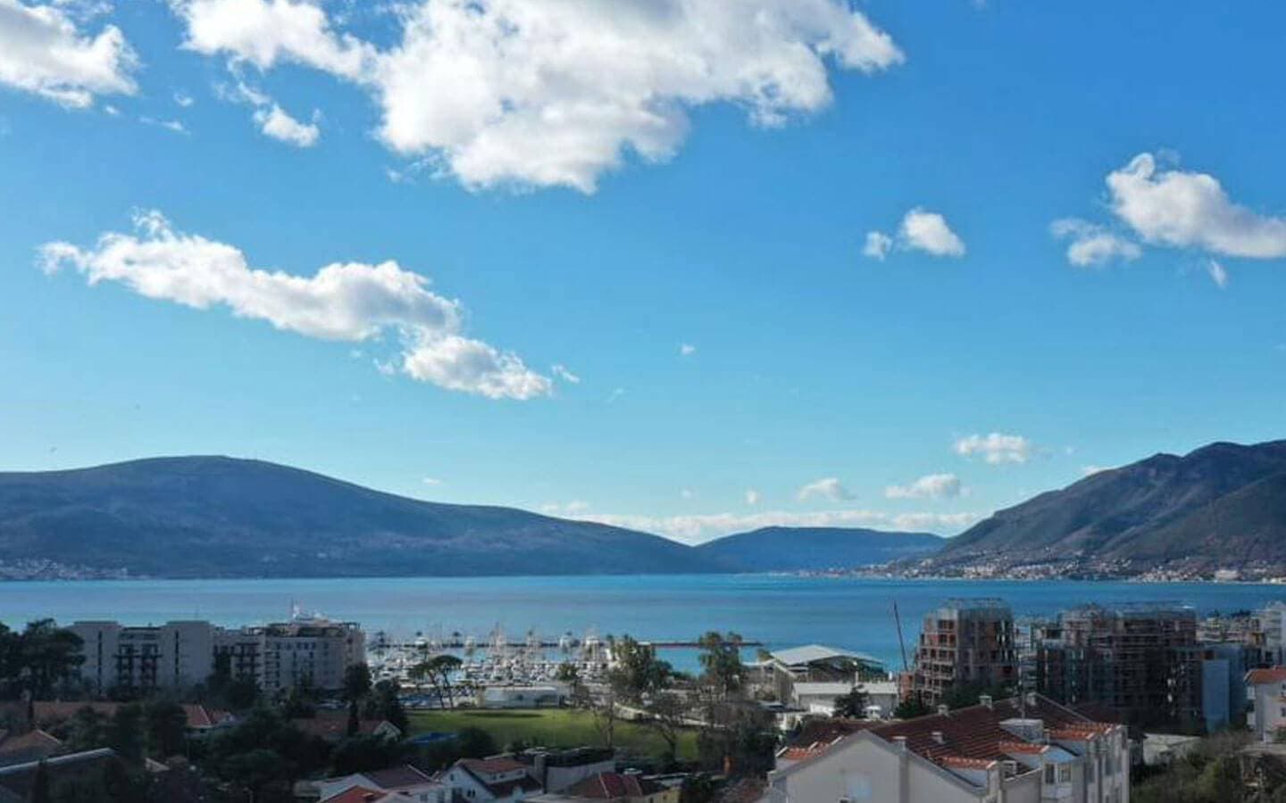 Luxury One-Bedroom Apartments at Tivat Gardens 9