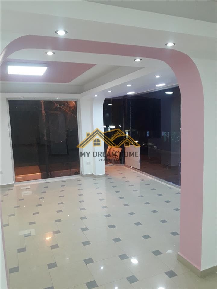 Jepet me Qira, Ambient Biznesi, Tek Pallatit Sportit Durres 6