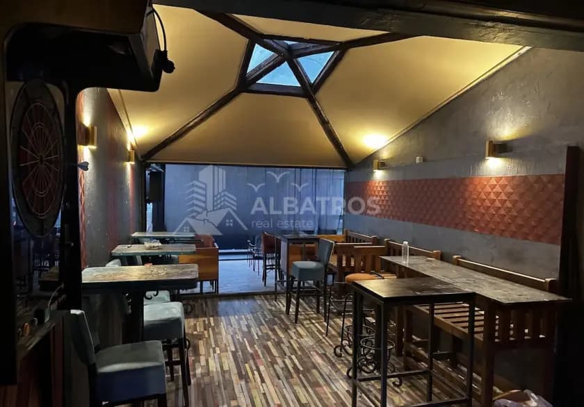 100 m² Café Space with Terrace in Central Bar 6