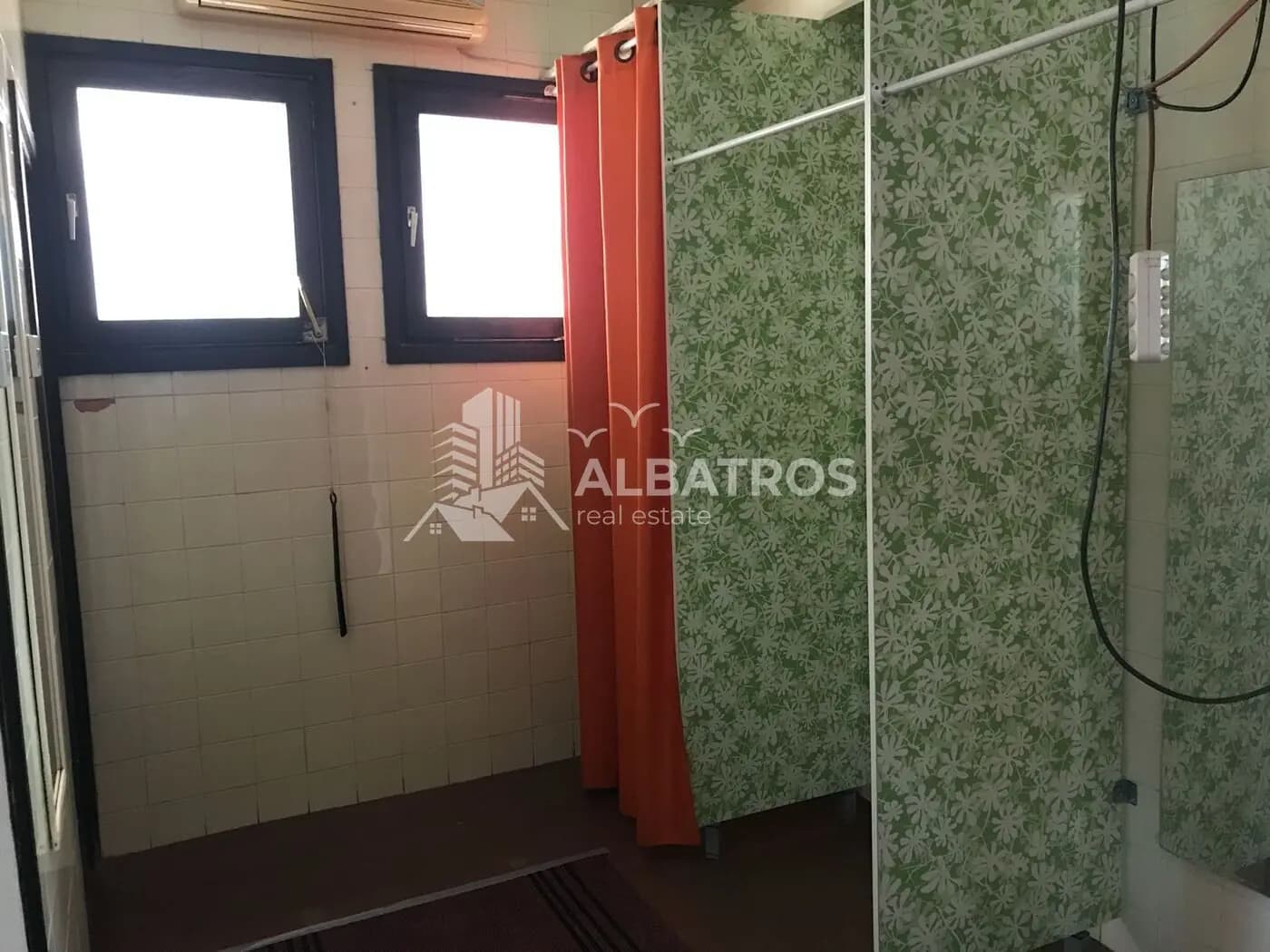 650 m² Commercial Complex for Rent Near the Port of Bar 7
