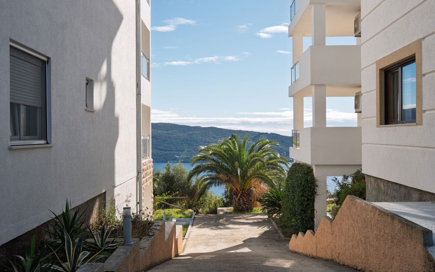 184 m² Penthouse with Panoramic Sea Views in Podi 10