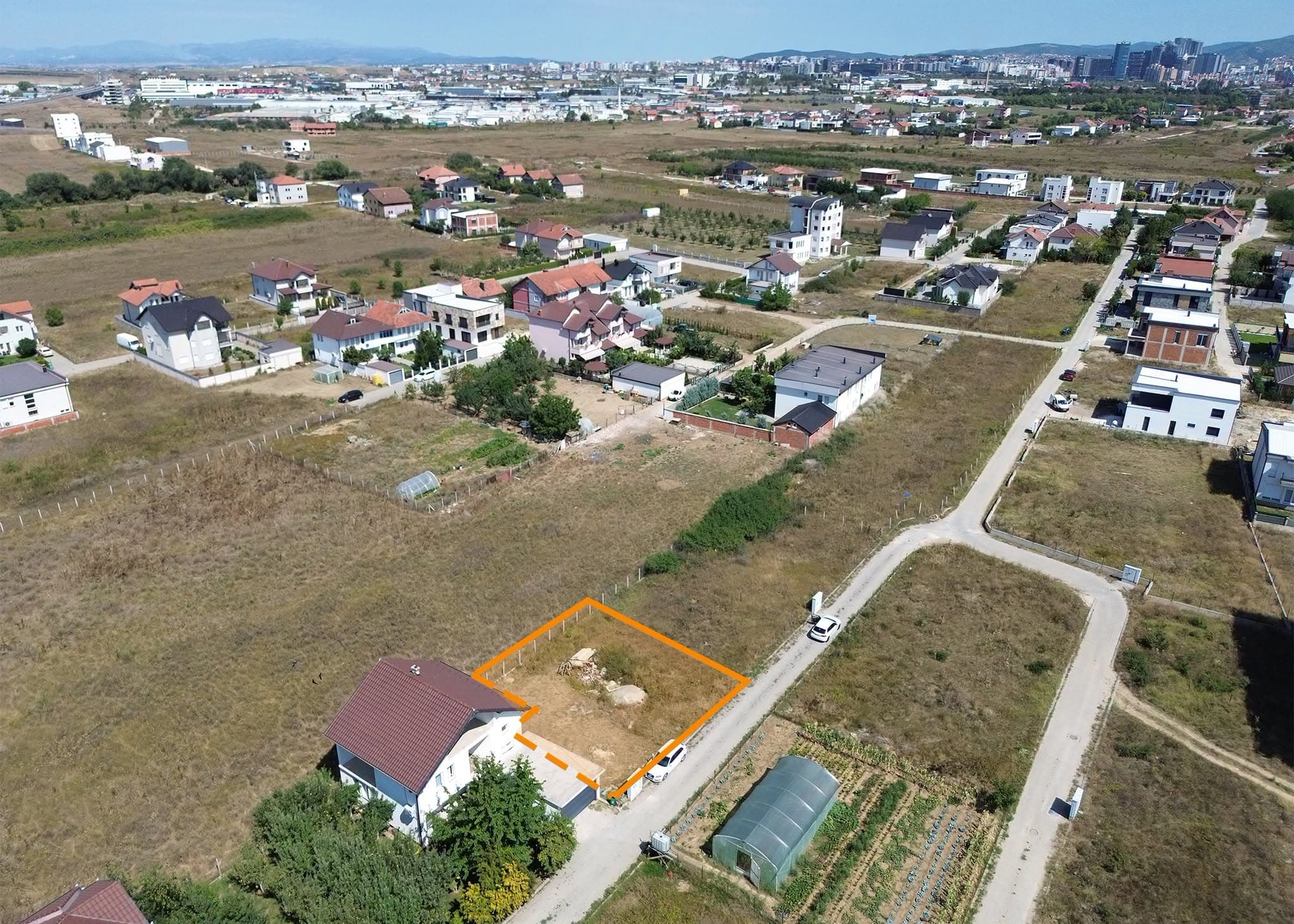 Troll për shitje me sipërfaqe prej 600 m² në Prishtinë 2
