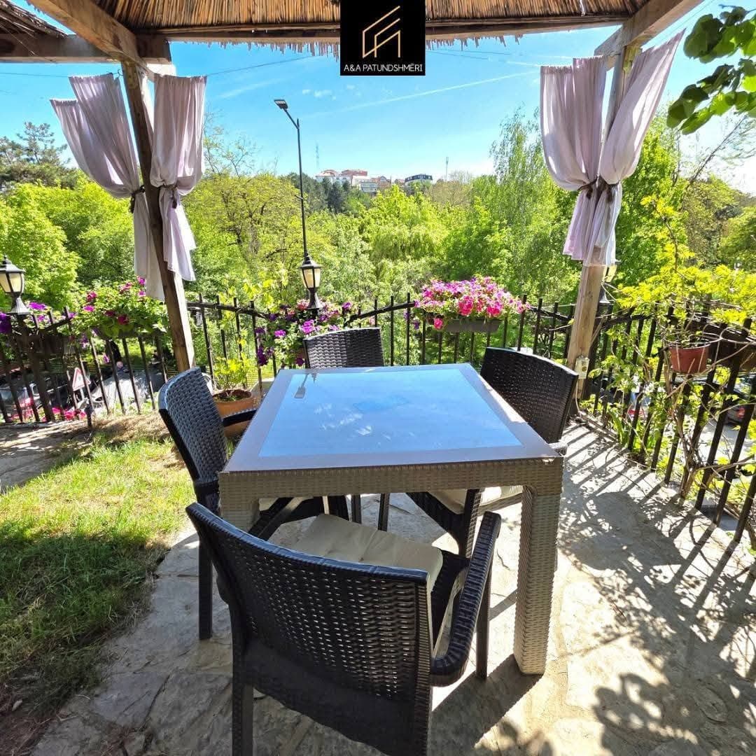 Versatile 400 m² Commercial Property for Rent in Prishtina 5