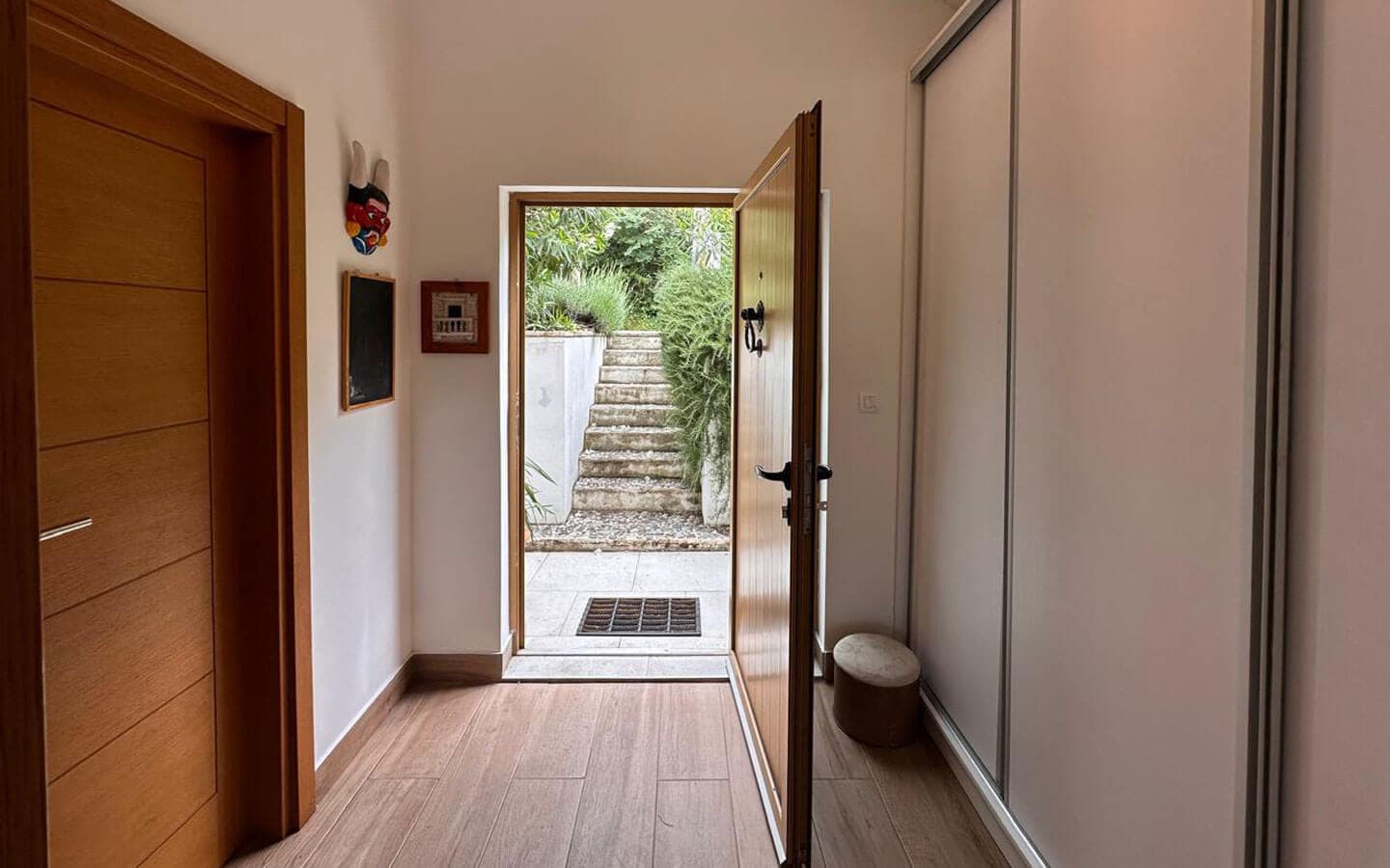 Two-Bedroom Villa with Pool and Sea View in Kavač 12