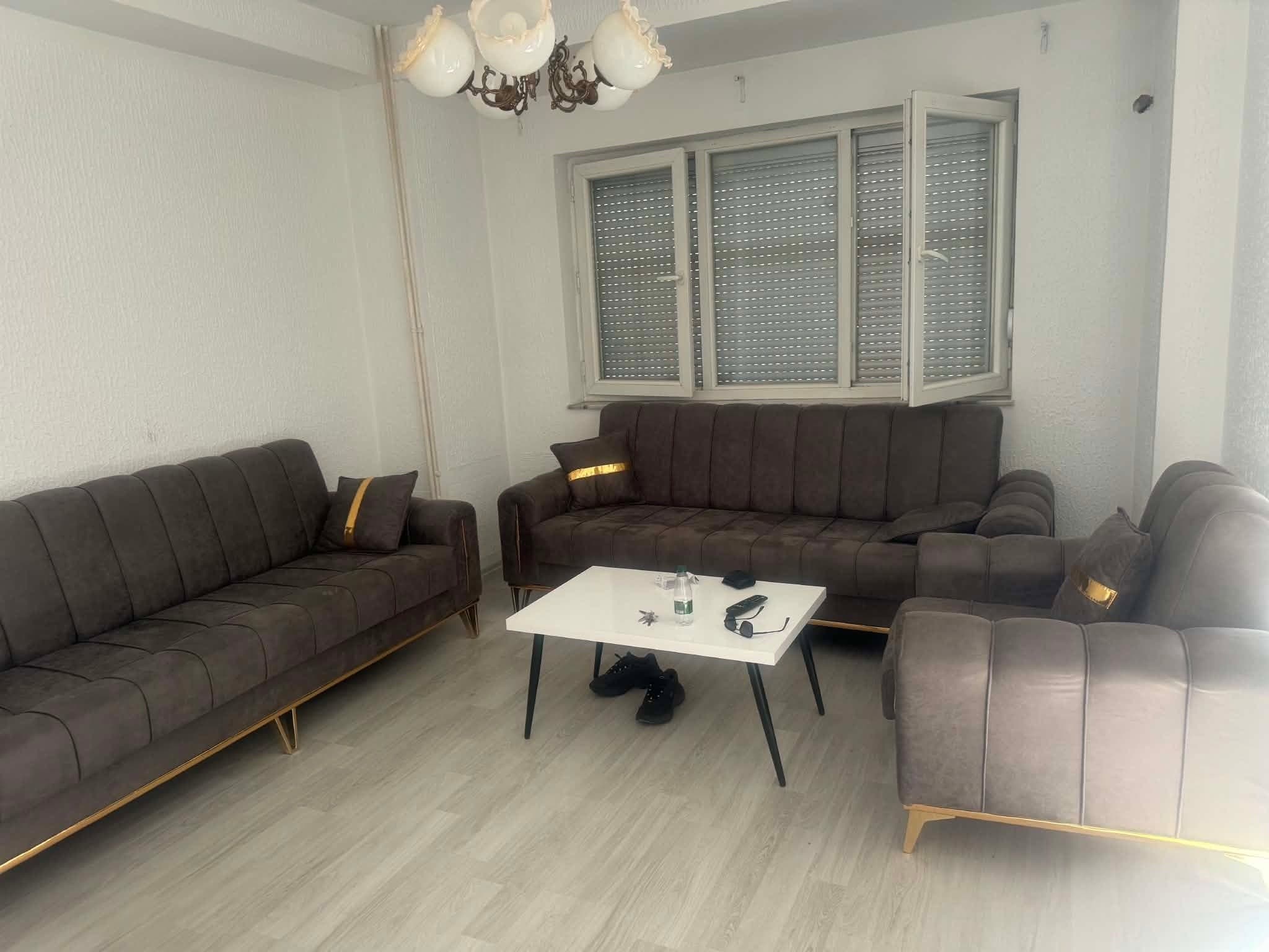 Banesë e mobiluar njëdhomëshe në qendër të Ferizajit 1
