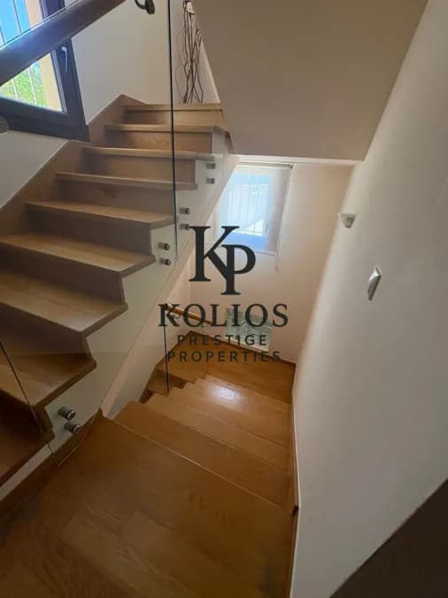 Detached house 400 m² in Saronida with sea views 9