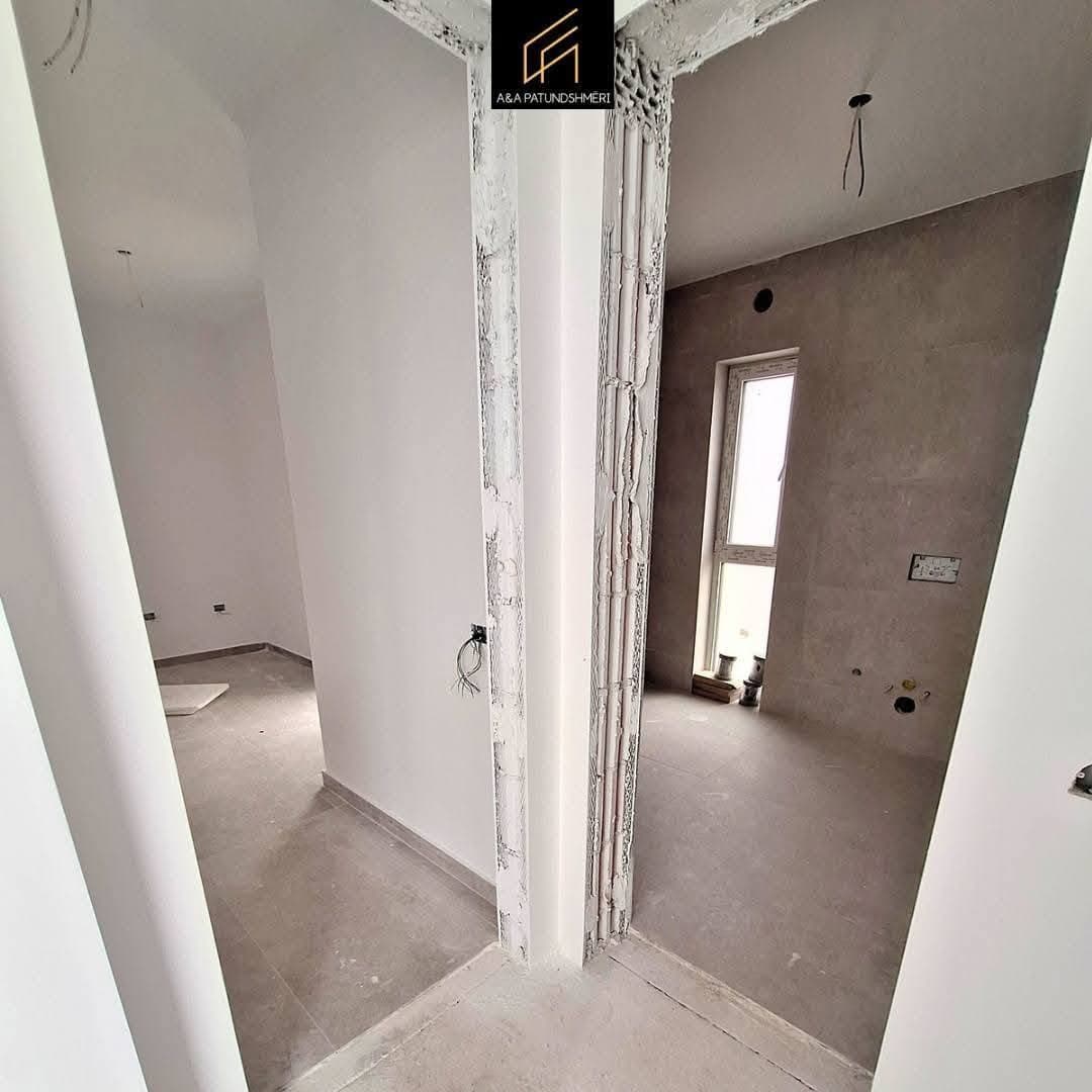 Spacious 261 m² single-bedroom house for sale in Prishtina 11