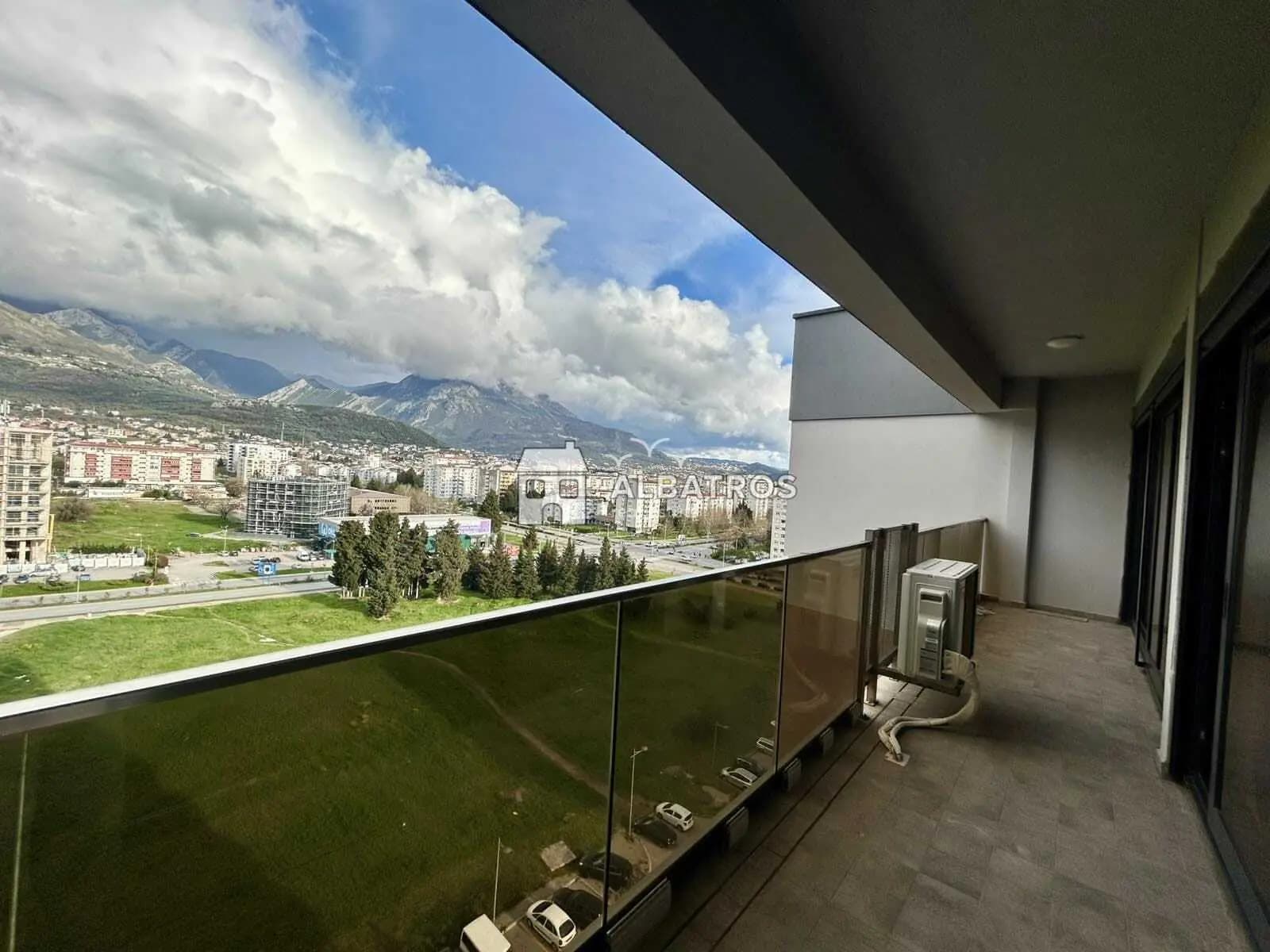 One-Bedroom 72 m² Apartment for Rent in Central Bar 3