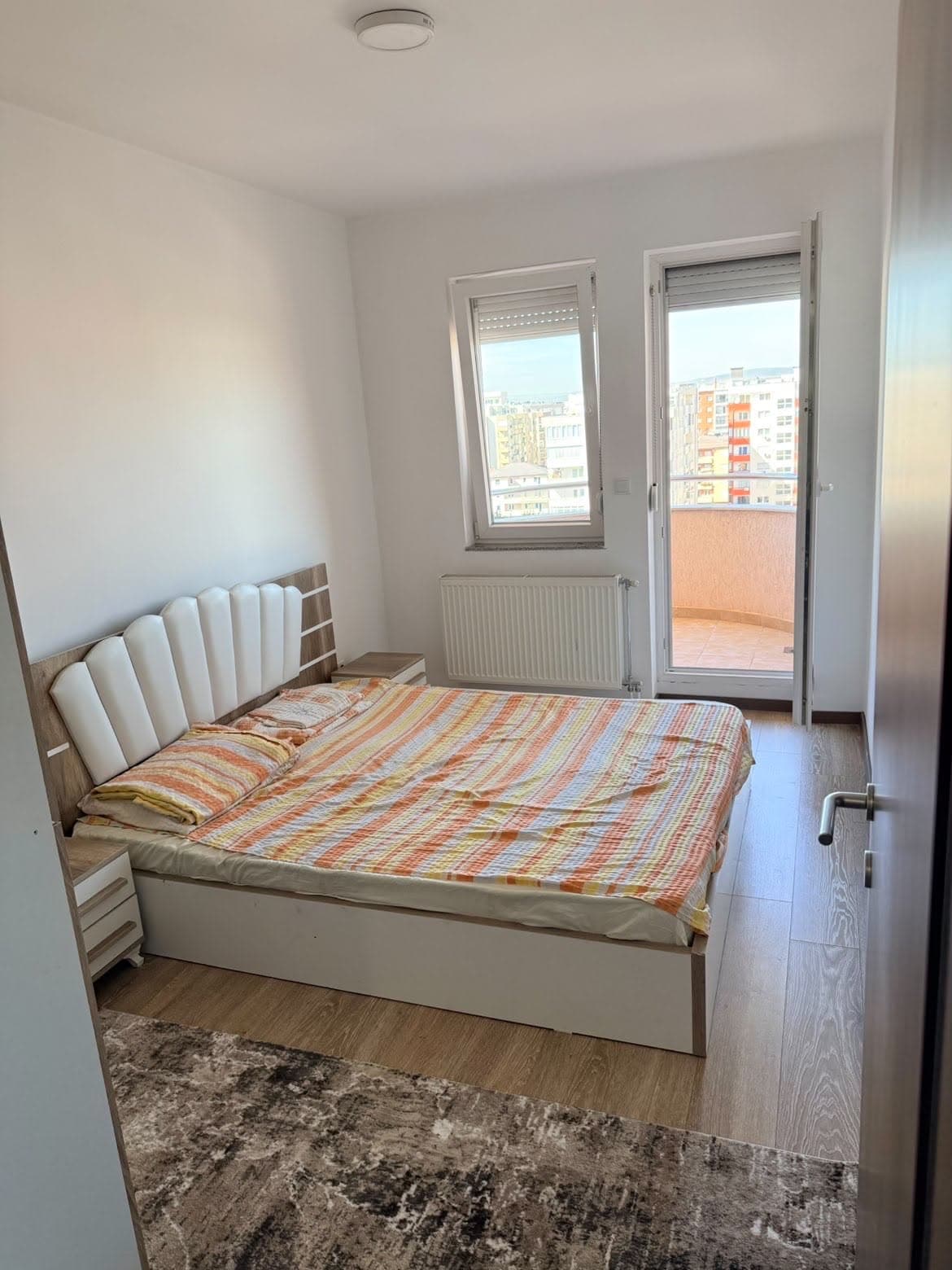 Leshohet me qira afatgjate banesa 65m2 ne Fushe Kosove e cila gjendet tek Banesat e Tregtise Kompleksi Apollonia- qerdhja Vip Kids. 2