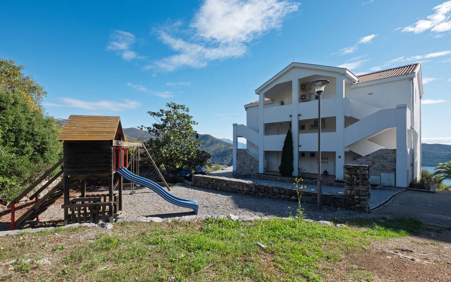 184 m² Penthouse with Panoramic Sea Views in Podi 7