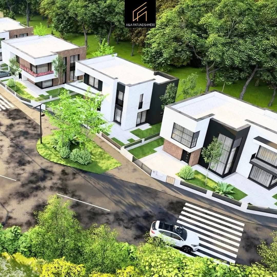 Spacious 261 m² single-bedroom house for sale in Prishtina 3