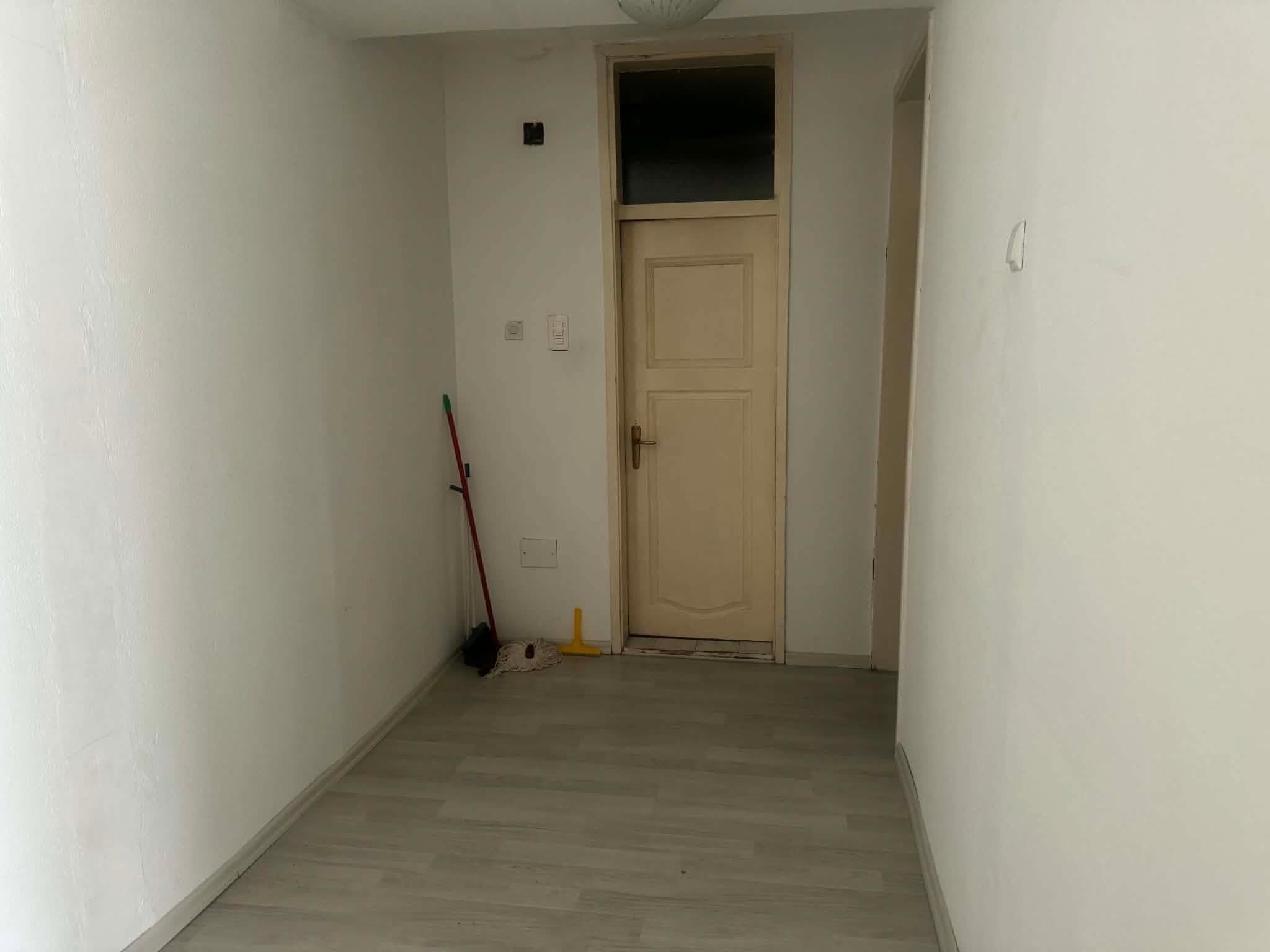 Banesë e mobiluar njëdhomëshe në qendër të Ferizajit 4