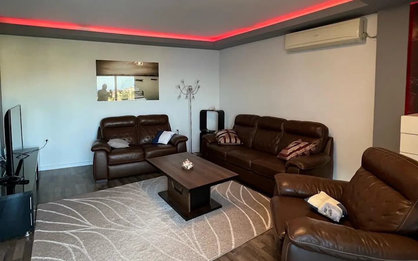 Spacious 12-Bedroom House 200 m from the Sea in Liman II 2