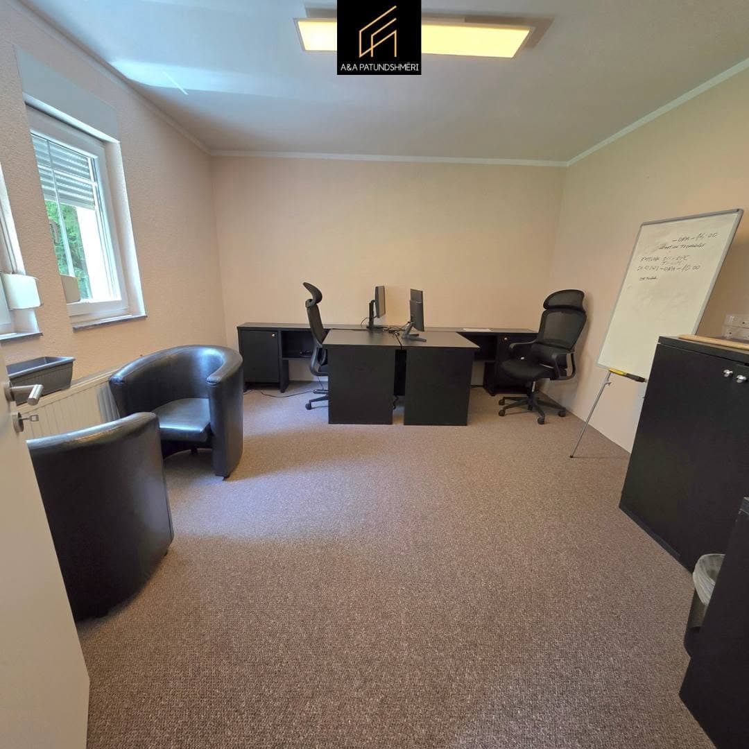 Versatile 130 m² Commercial Property for Rent in Prishtina 5