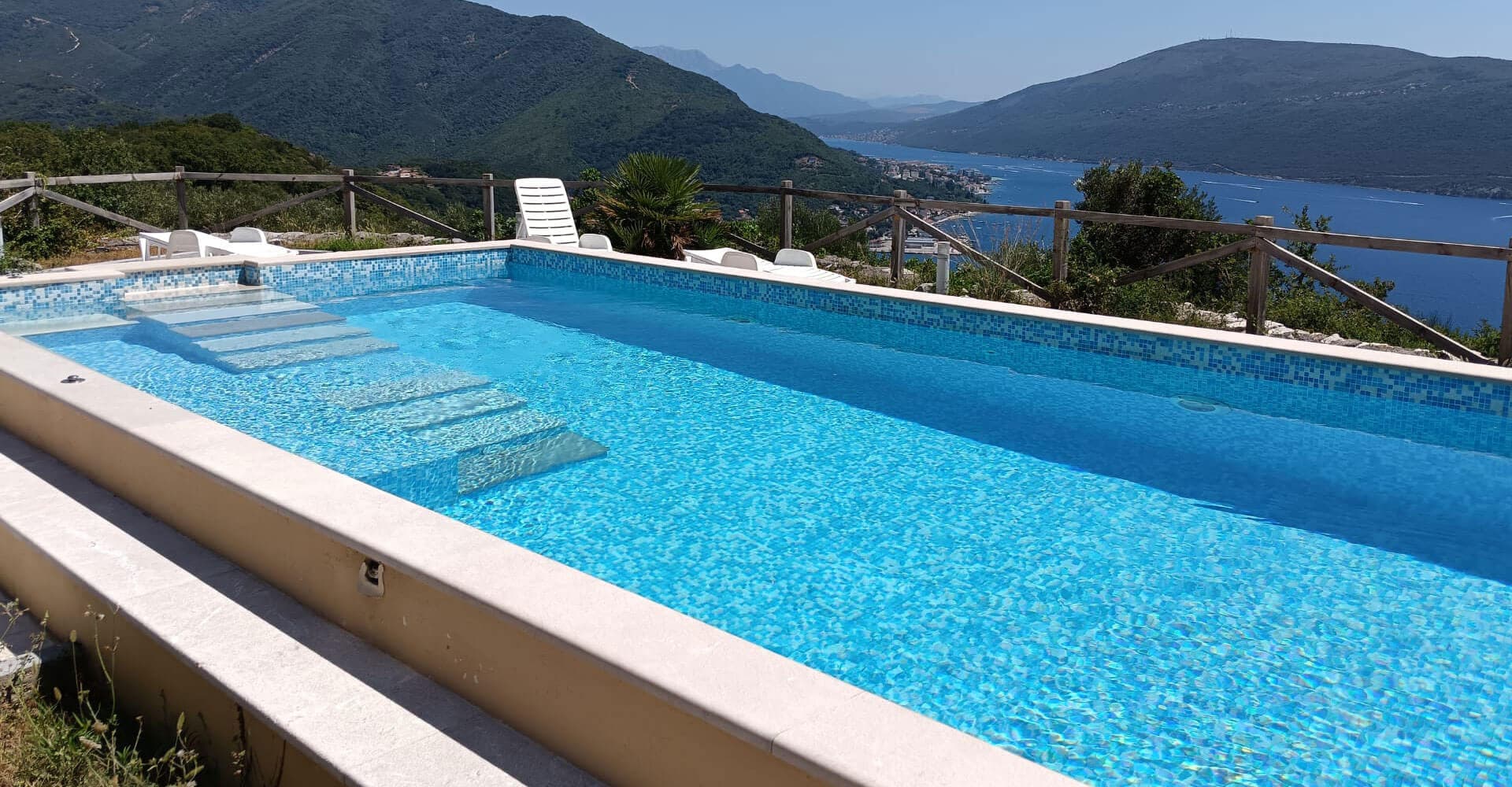 Furnished One-Bedroom Apartment with Spacious Terrace in Podi 1