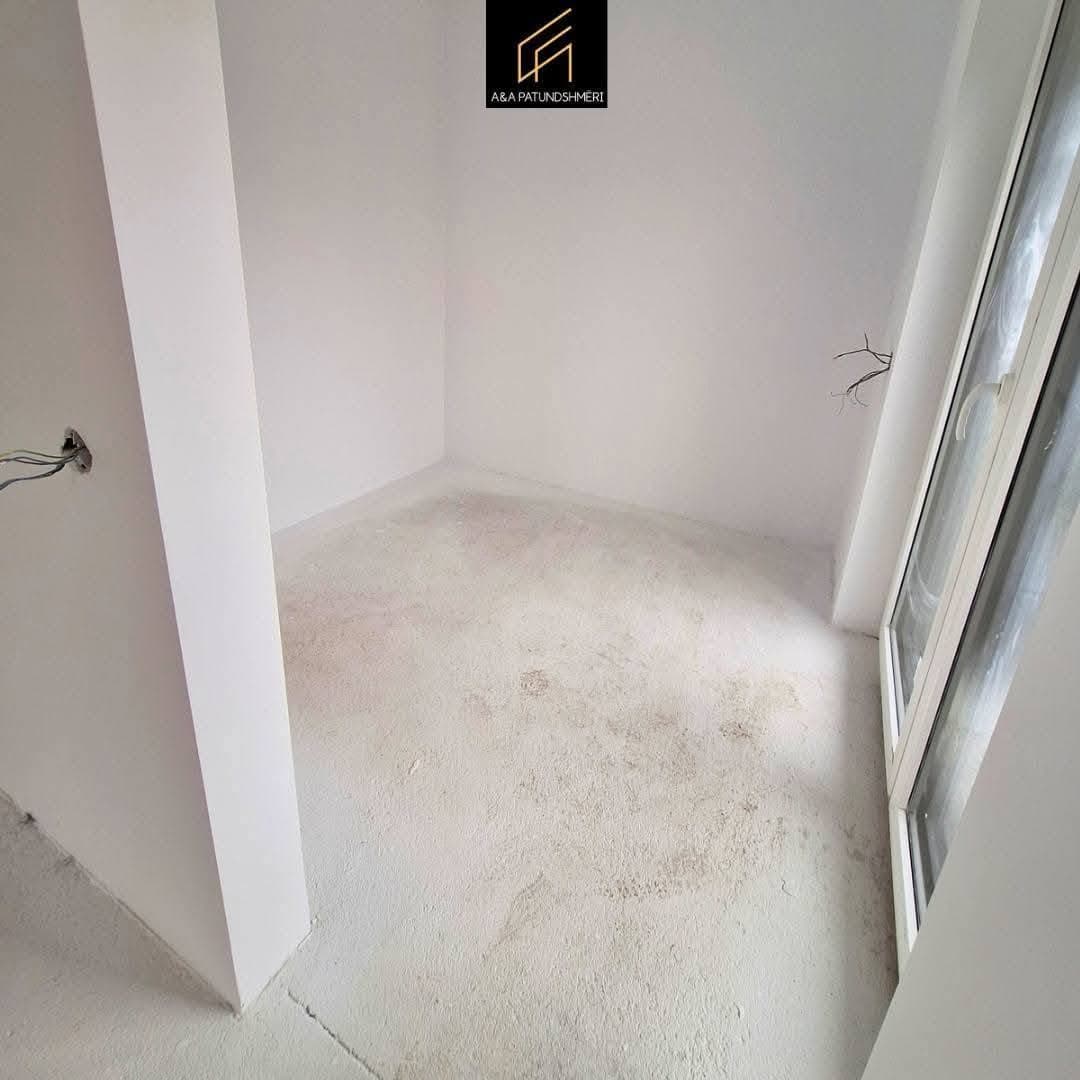 Spacious 261 m² single-bedroom house for sale in Prishtina 8