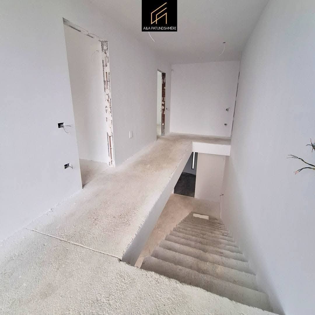 Spacious 261 m² single-bedroom house for sale in Prishtina 9