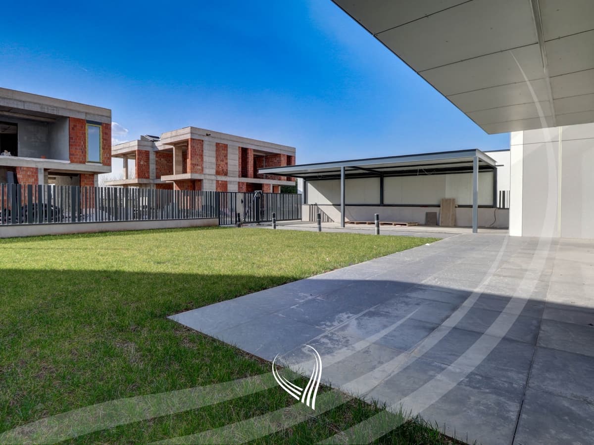 Shtëpi me 4 dhoma gjumi në shitje në Preoc – afër lagjes Marigona Residence 2