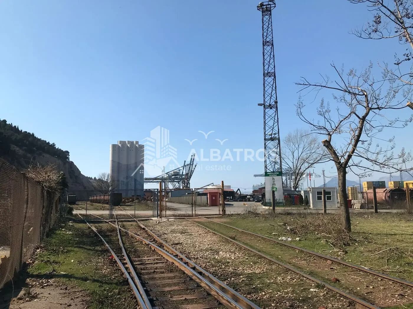 650 m² Commercial Complex for Rent Near the Port of Bar 1