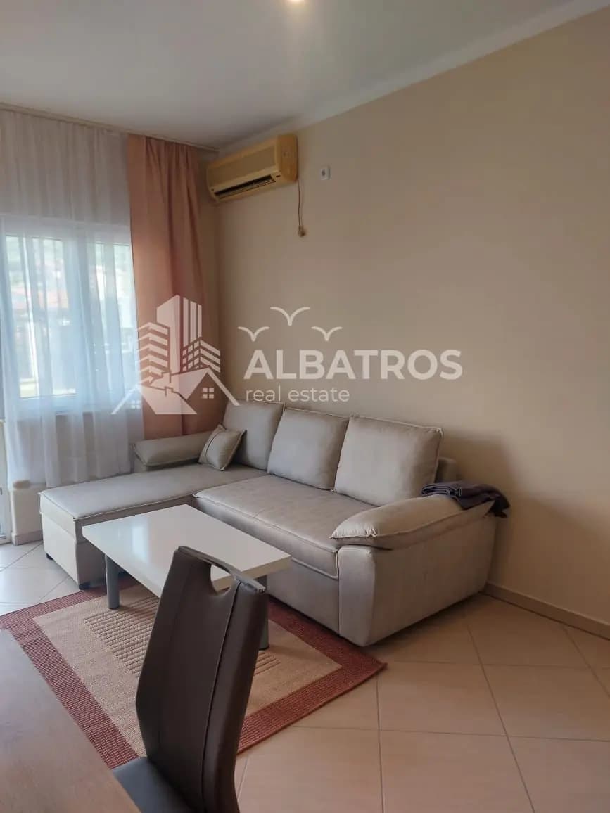 One-Bedroom Ground-Floor Apartment with Yard in Celuga, Bar 3