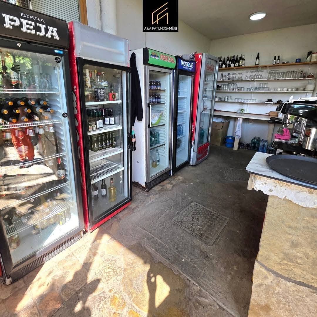 Versatile 400 m² Commercial Property for Rent in Prishtina 11
