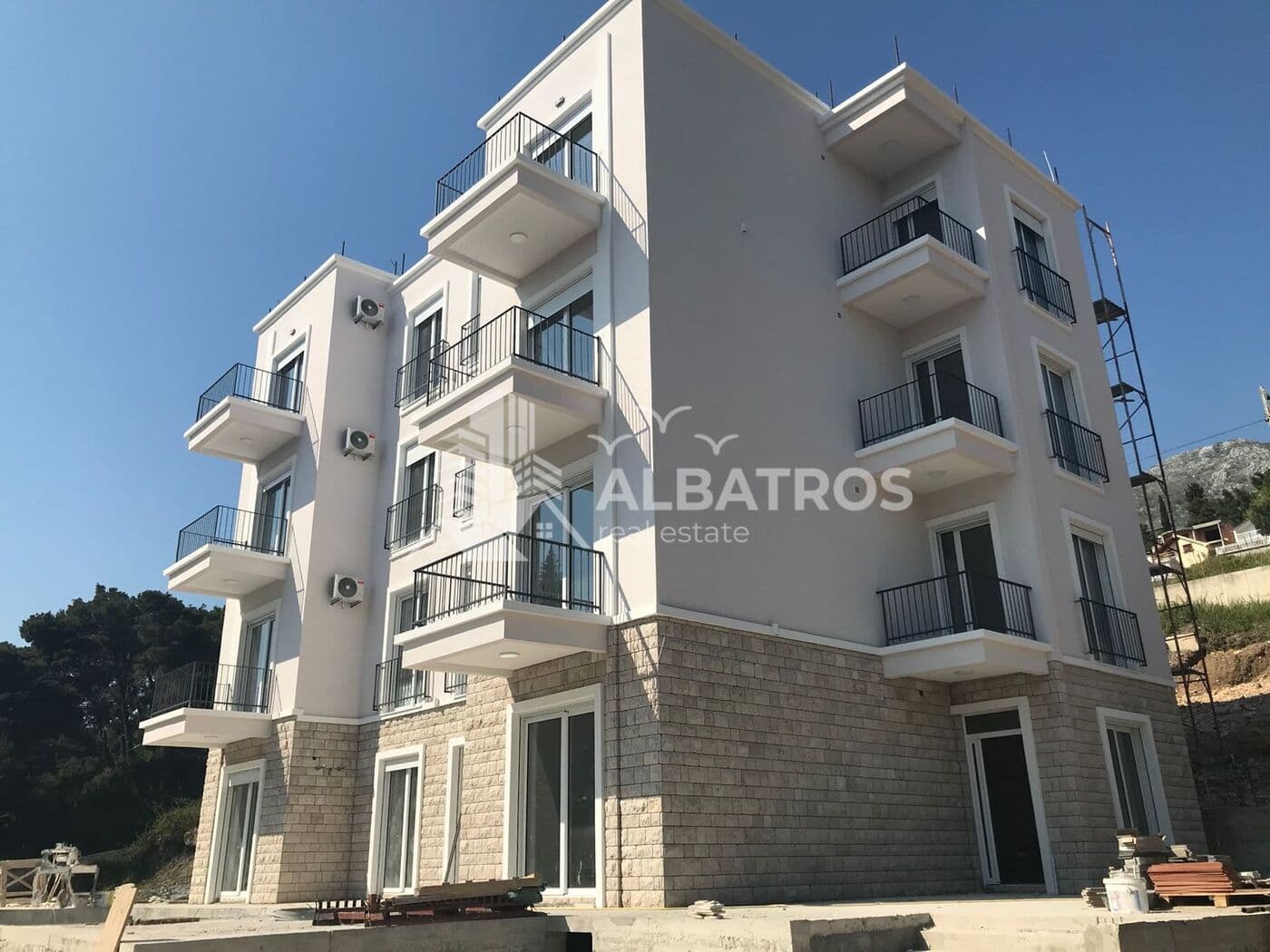 Seafront Hotel with Pool for Sale in Šušanj, Bar 2
