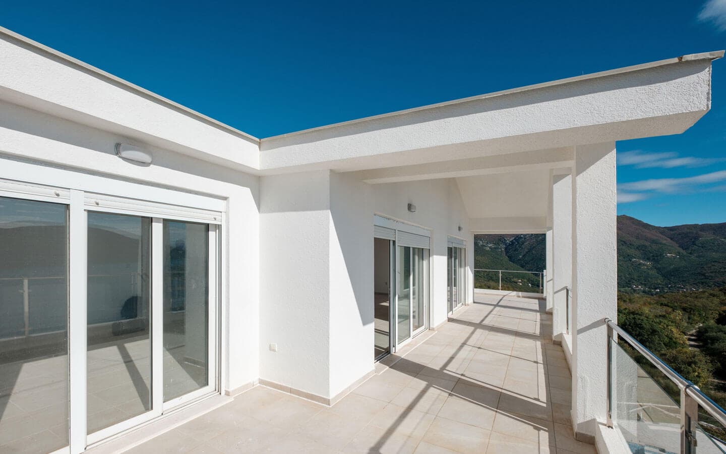 184 m² Penthouse with Panoramic Sea Views in Podi 9