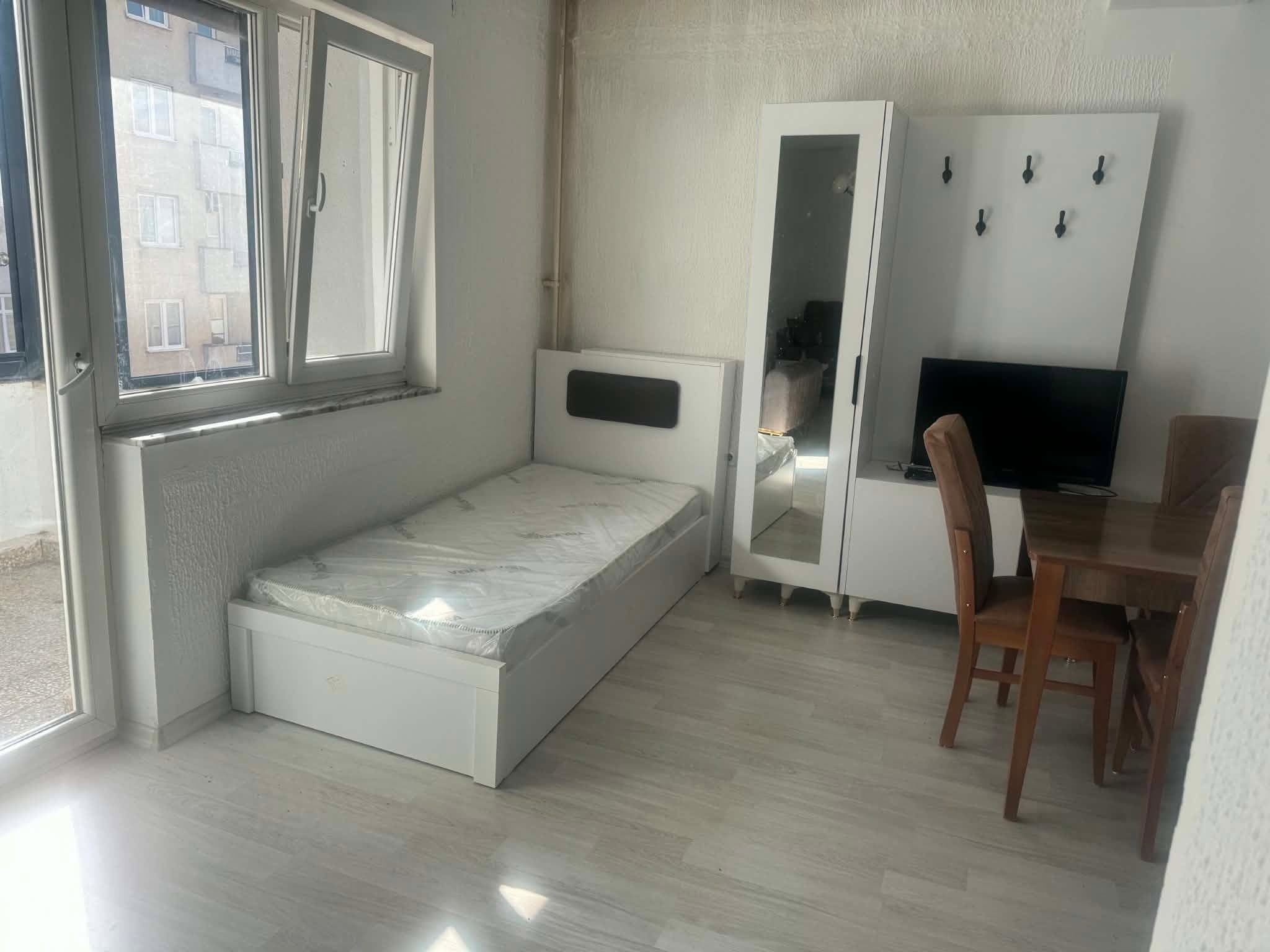 Banesë e mobiluar njëdhomëshe në qendër të Ferizajit 2