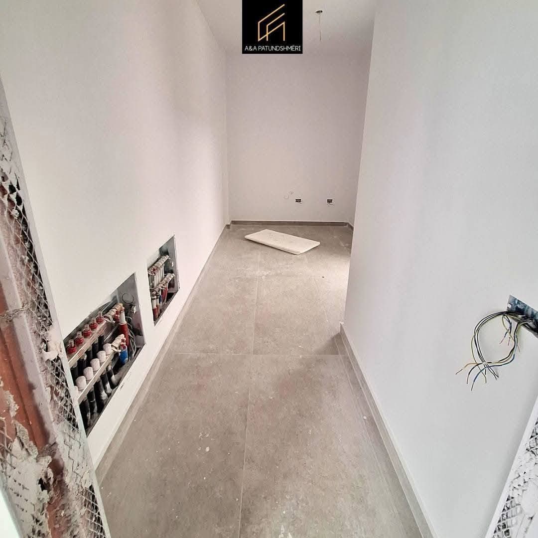 Spacious 261 m² single-bedroom house for sale in Prishtina 13