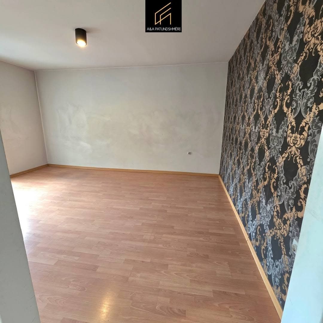 Spacious 80 m² Commercial Property for Rent in Prishtina 2