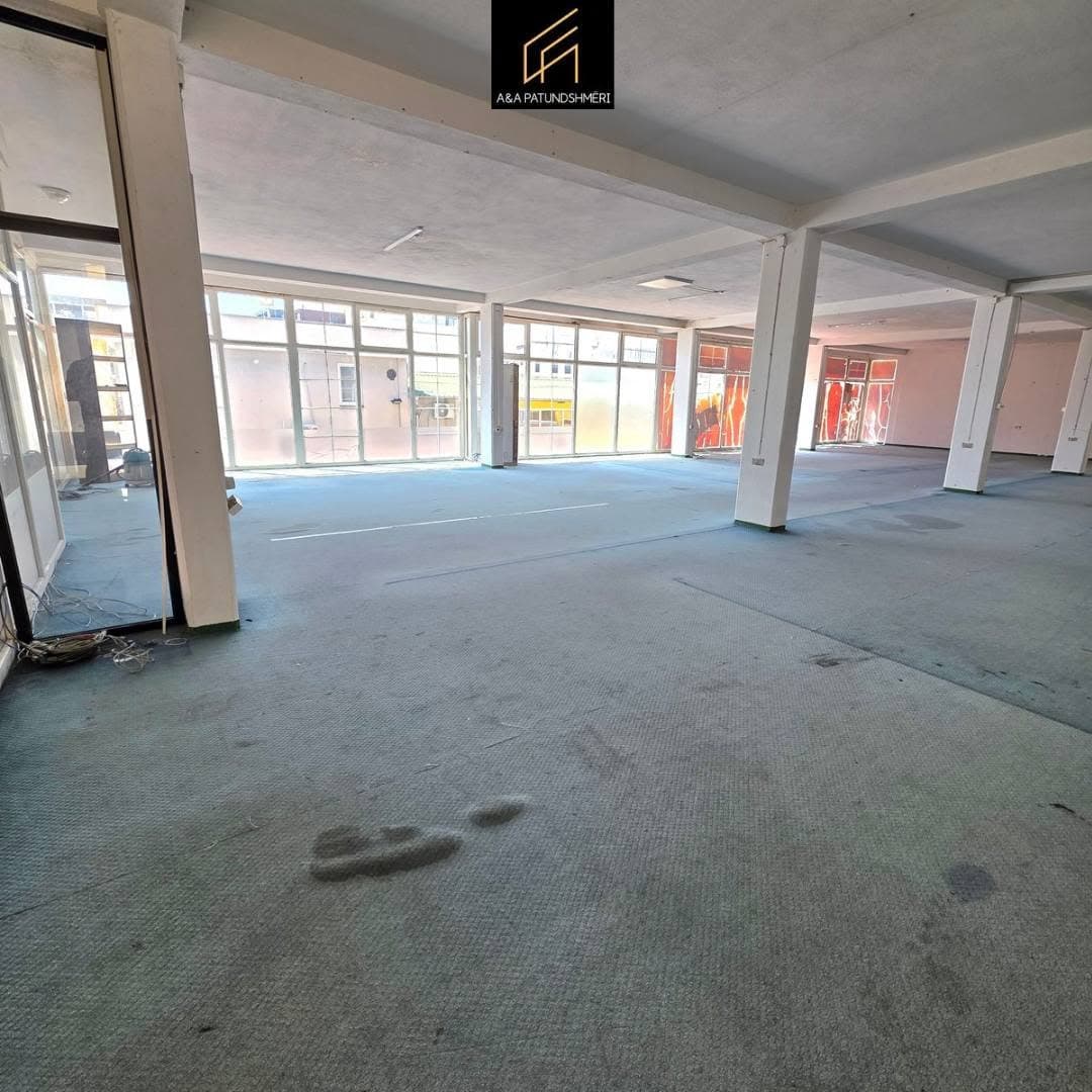 Lokal afarist 300 m² me qira në Arbëri  5