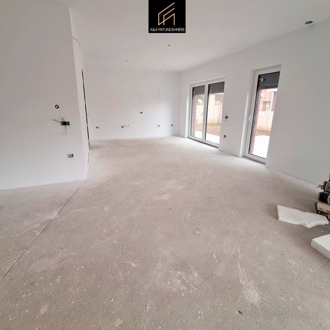 Spacious 261 m² single-bedroom house for sale in Prishtina 5