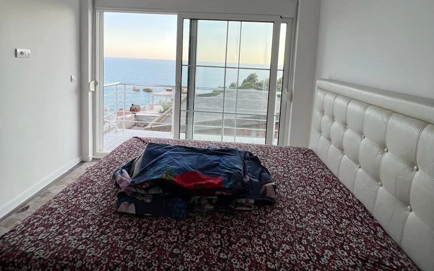 Spacious 12-Bedroom House 200 m from the Sea in Liman II 7
