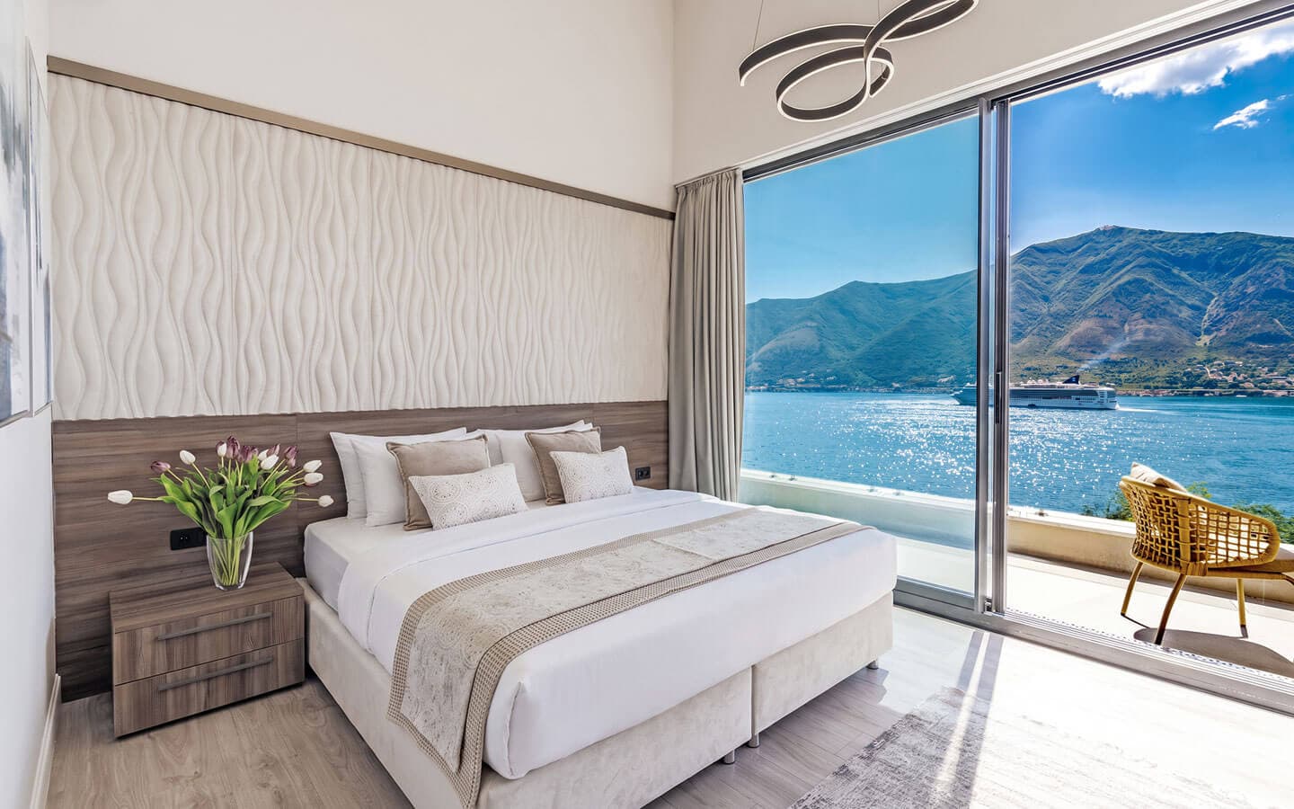 Morena Villa 06 with Pool and Bay Views in Dobrota 17