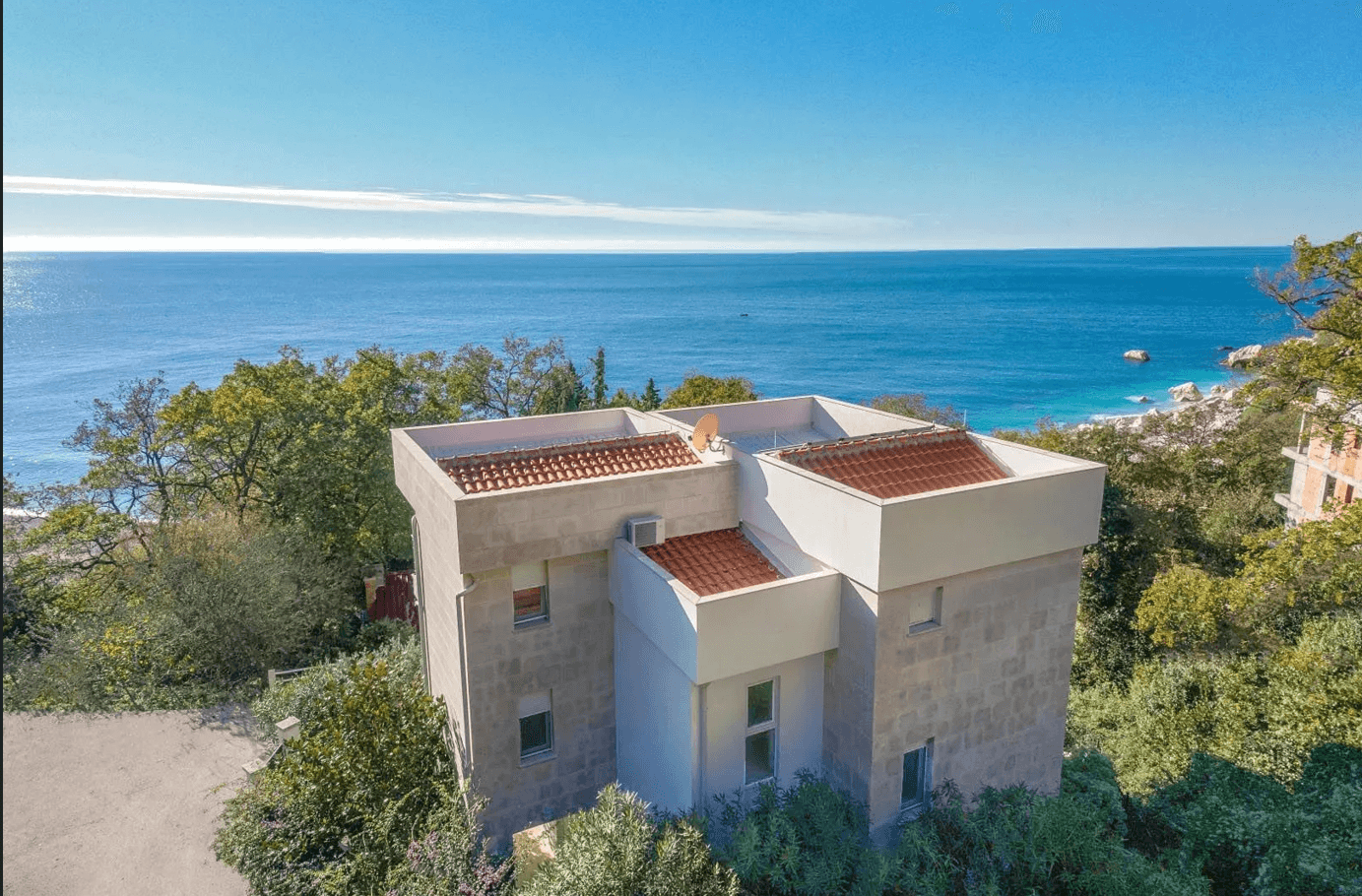 Three-Storey House Steps From The Beach In Perazića Do, Budva 10
