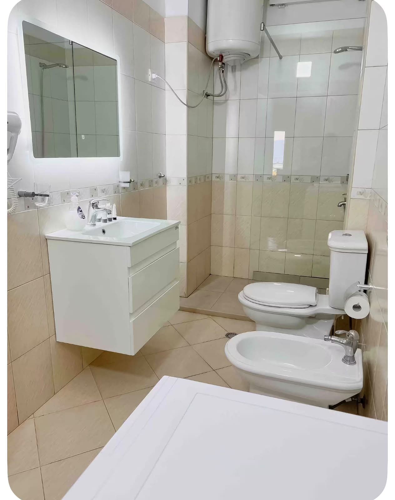 Jepet Me Qera Apartament 1+1 Me Pamje Nga Deti Ne Lungomare Vlore 6