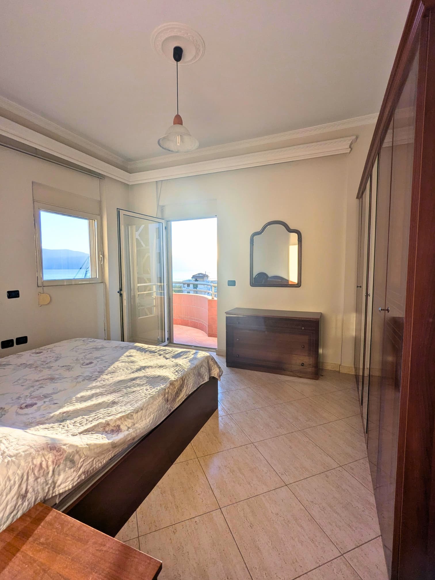 Jepet Me Qera Apartament 2+1+3 Ballkone Ne Lungomare Vlore 9