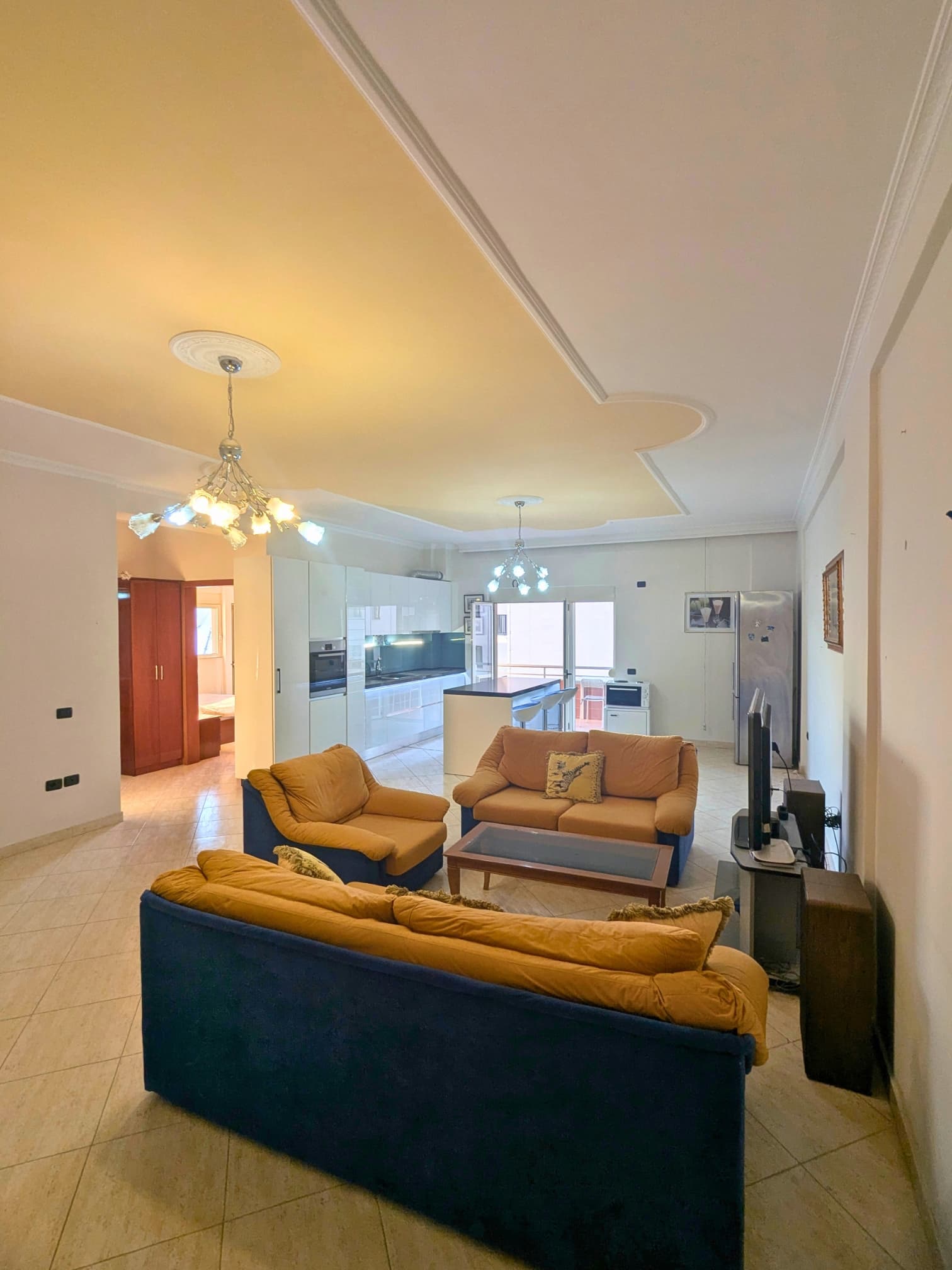 Jepet Me Qera Apartament 2+1+3 Ballkone Ne Lungomare Vlore 5